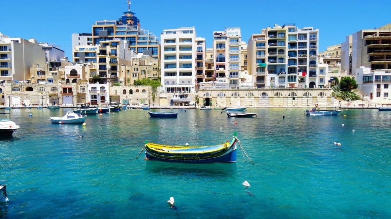 Stylish 2Br Apartment In Central St Julians San Ġiljan Kültér fotó